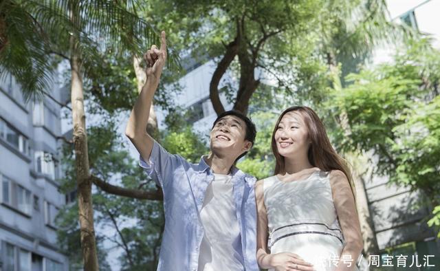 意外|宝爸医院抱娃意外走红,动作僵硬表情紧张,网友:还以为是人贩子