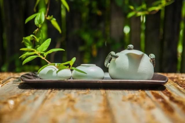 乌梅|【中医健康课堂】它是药食同源的中药，止烦渴、治失眠，秋天用最合适！