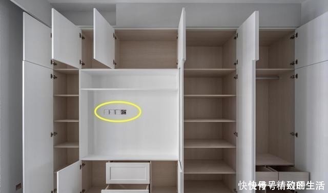 衣柜|把衣柜挪到床尾,你才知道收纳空间有多大!整整一排,还多个书桌!