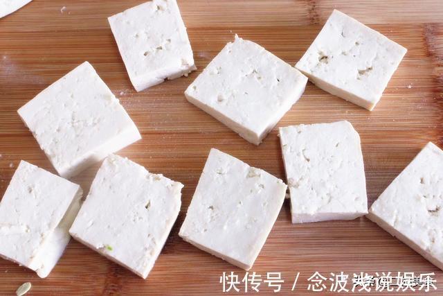 白菜|才知道,白菜炖豆腐一直都做错了,教您新做法,上桌汤汁都不剩