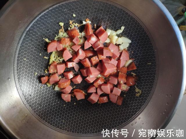 黄瓜|家里做菜剩余的边角料，利用好，转身成为简单好吃美味的炒四丁