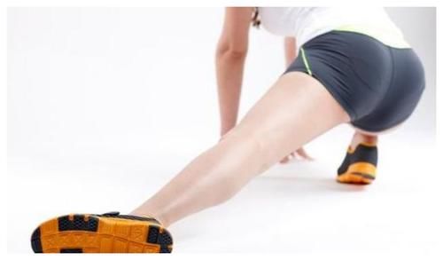 一个女人|女人每天坚持做“深蹲”，一段时间后，会悄悄出现3件“好事”！