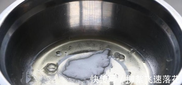 又一西点早餐火了！不蒸不烤，几滴清水搞定，比鸡蛋饼还好吃！