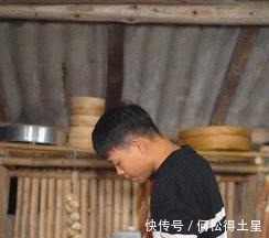 男版李子柒養(yǎng)豬種田做農(nóng)活,歲月靜好!
