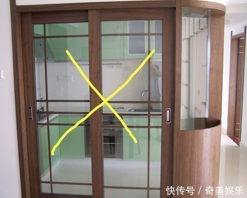 防风|老婆无意间发现一户人家阳台，太高级了，先拍照等有了房照着装