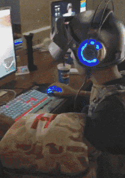 |搞笑GIF:放假送奶奶家,接回来破洞裤不见了