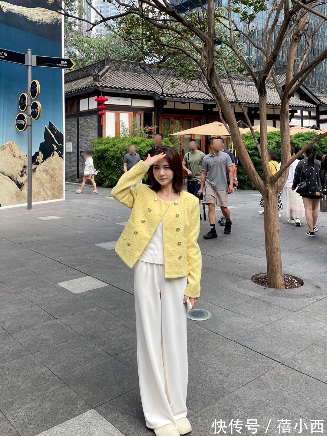 时髦 2022“小香风外套”首选这5色,洋气又时髦,保证让你气质翻一番