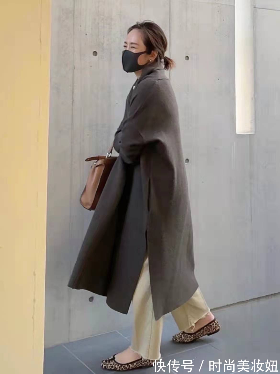 女人 上了年纪的女人,一定要学会打扮,看她相貌平平却很有气质