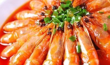 鲜嫩|做油焖大虾时,需要腌制吗厨师教你“这样做”,口感鲜嫩没腥味