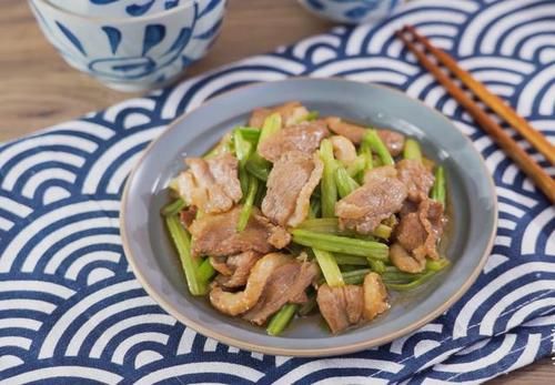 芹菜|秋天要多吃这个肉，一年四季不咳嗽，比猪肉便宜，比羊肉滋补