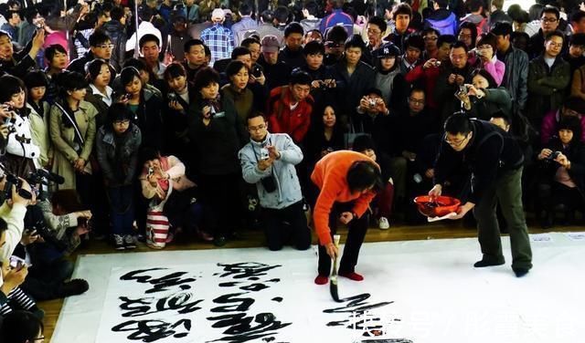 邵大师|用“丑书”写春联,是怎样一种体验?网友:撕了吧,忒丢人!