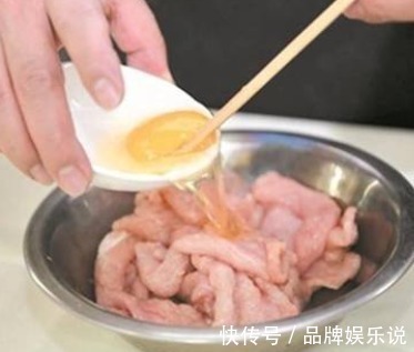 不管在家炒什么肉,都别用淀粉来腌,记住这2点,肉嫩还香!