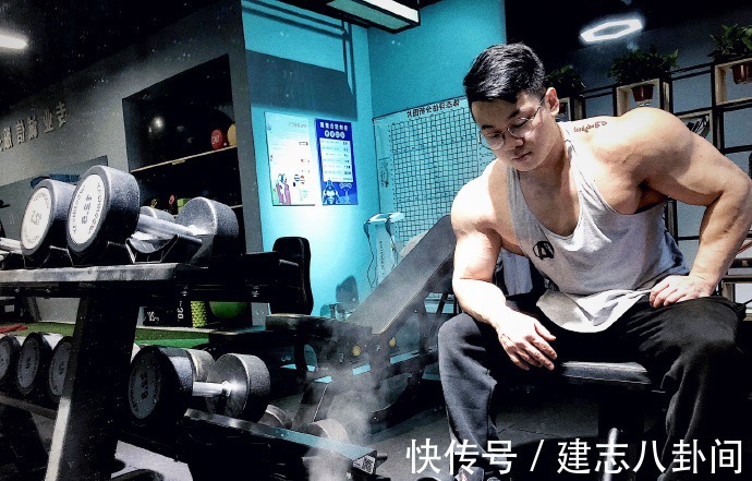 下辈子|肌肉大块头化身厨神,宵夜,一定是男朋友做的才算人类高质量!