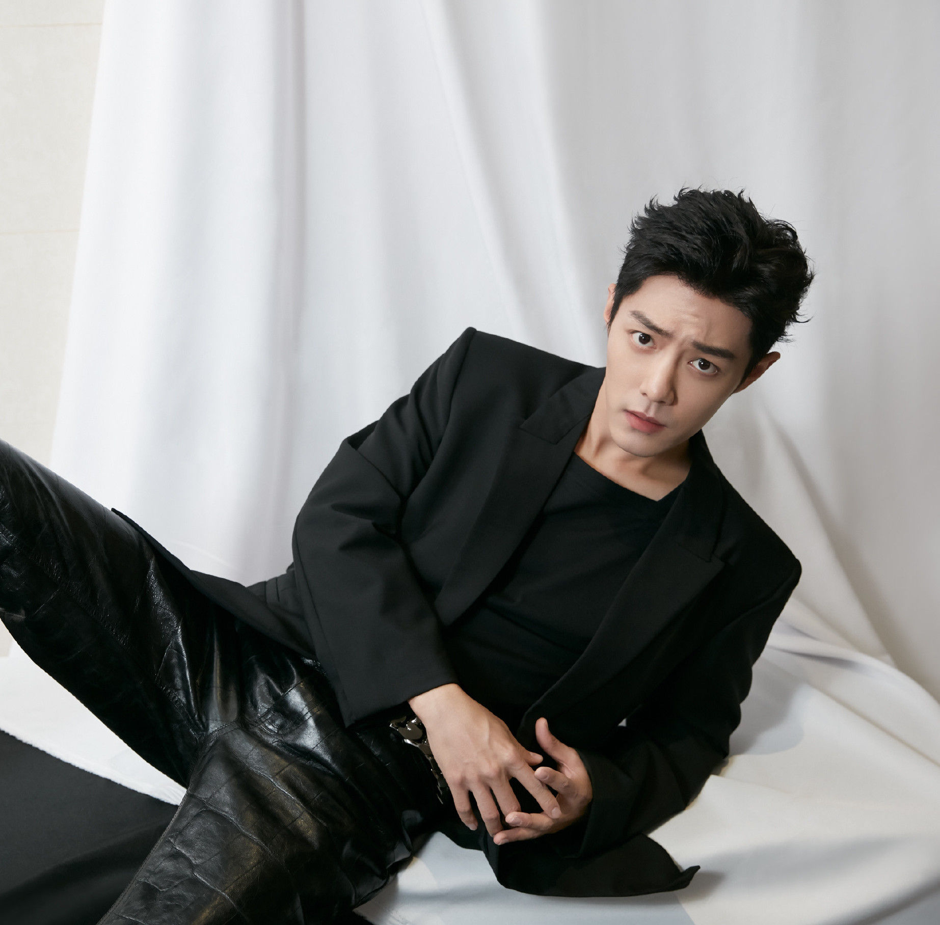 肖战粉丝有多难？多家卫视春晚官宣肖战，三台电视机都不够看！