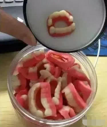 以下4种奇葩零食,吃一口给你5万,你会选哪个把自己吃成富豪