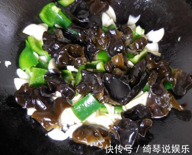 杏鲍菇|黑木耳跟它一起炒好吃太多了,非常下饭上桌就吃光了!