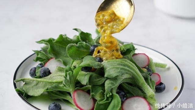 它是热带水果,用来拌冰草,酸甜开胃,清脆冰爽,真好吃!