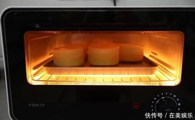 人气焦糖乳酪布丁烧，1杯甜点3个口感，冷藏后的口感赛过冰淇淋