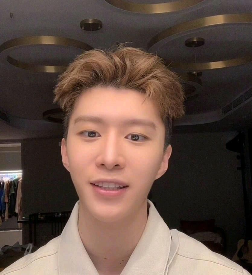 李权哲|乐华七子广播《线索2贾斯汀承认妹妹》，朱正廷称赞蔡徐坤