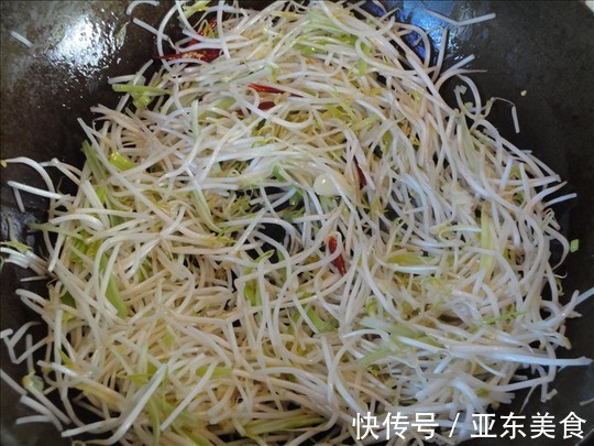 十三香|炒绿豆芽，放醋的顺序很重要！很多人都弄错，豆芽容易出水不酸脆