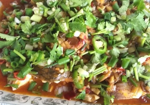 切成|这样做鱼,我们家隔三差五吃一次,永远也吃不腻