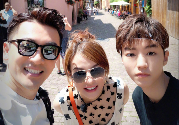 《中餐厅3》晒出海报，看完六位嘉宾的照片后，熬夜也要追了