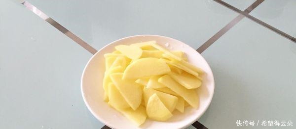 洋葱炒土豆片的做法,营养美味