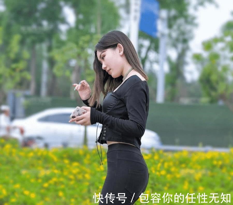 夏季|街拍紧身套装，这就是夏季的神秘穿搭风！
