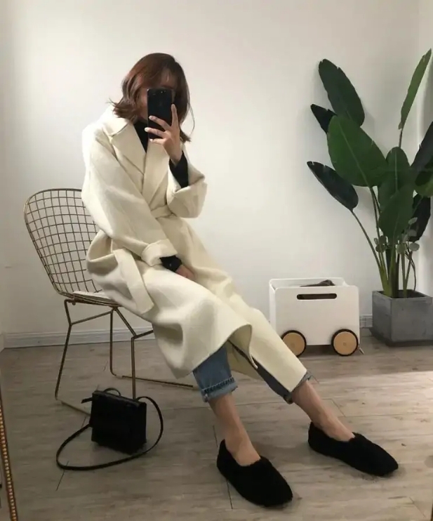 今年秋冬穿大衣,建议多选这几双“鞋子”来搭配,时尚好看还显瘦