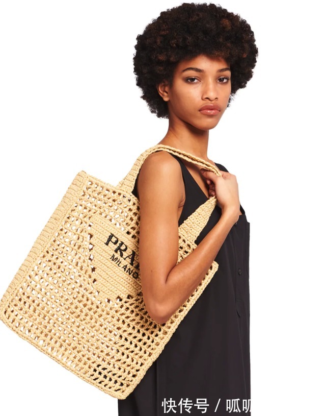 oblique 我和钟楚曦的度假差距 就是这只草编包！