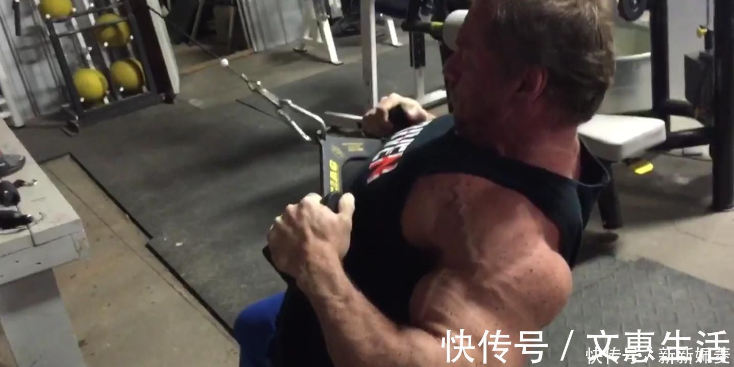 动作|哪8招独特的技巧,帮你打造和健身教练一样强壮的背部