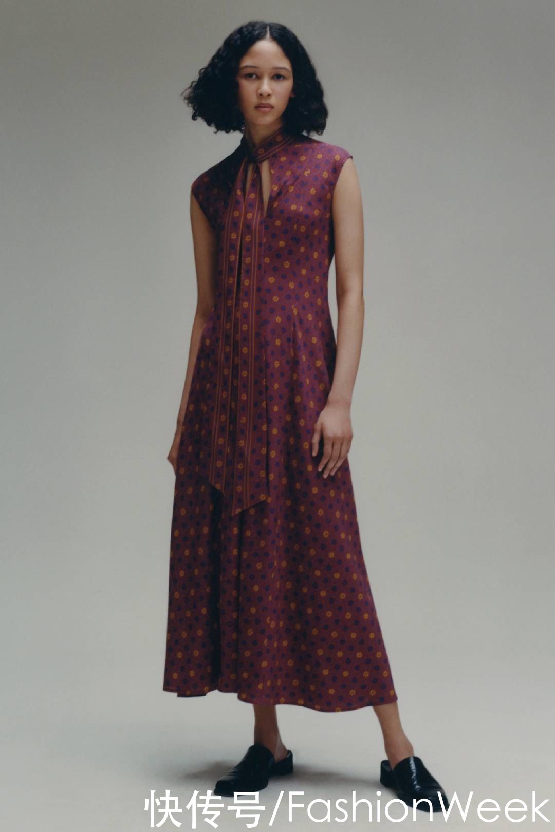 职业装只能黑白配？这些轻熟风搭配，让你闪耀职场穿搭潮流