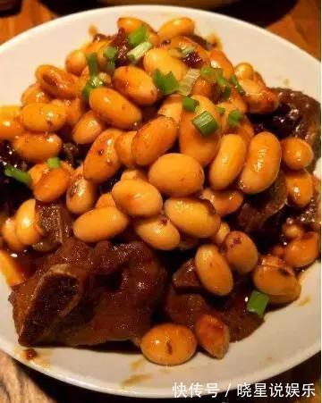 精选美食推荐番茄黄豆焖排骨,油泼牛腱肉,茶树菇烧豆腐的做法