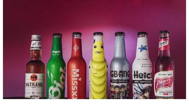 小嗨酒|打開電視看《天天向上》，發現黑茨開趴小嗨酒