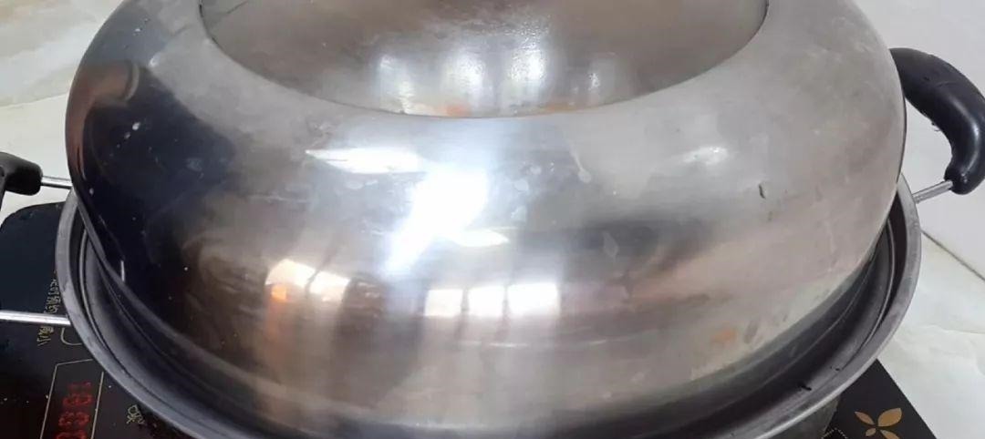 半个南瓜，1个鸡蛋，不用一滴水，比油条做法简单，比蛋糕都好吃