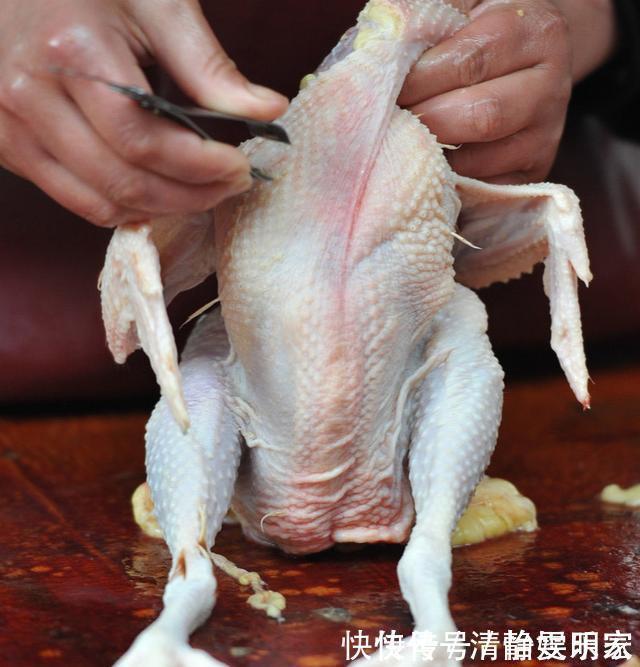 鸡肉焯水是大忌,不管鲜鸡还是冻肉,大厨教你这样做,鲜嫩有营养