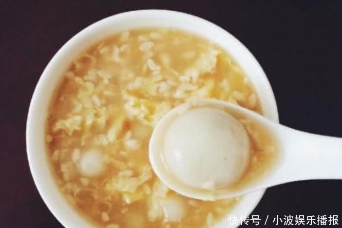 鸡蛋加一宝,比阿胶都养人,常吃淡雀斑去皱纹,月经准时来