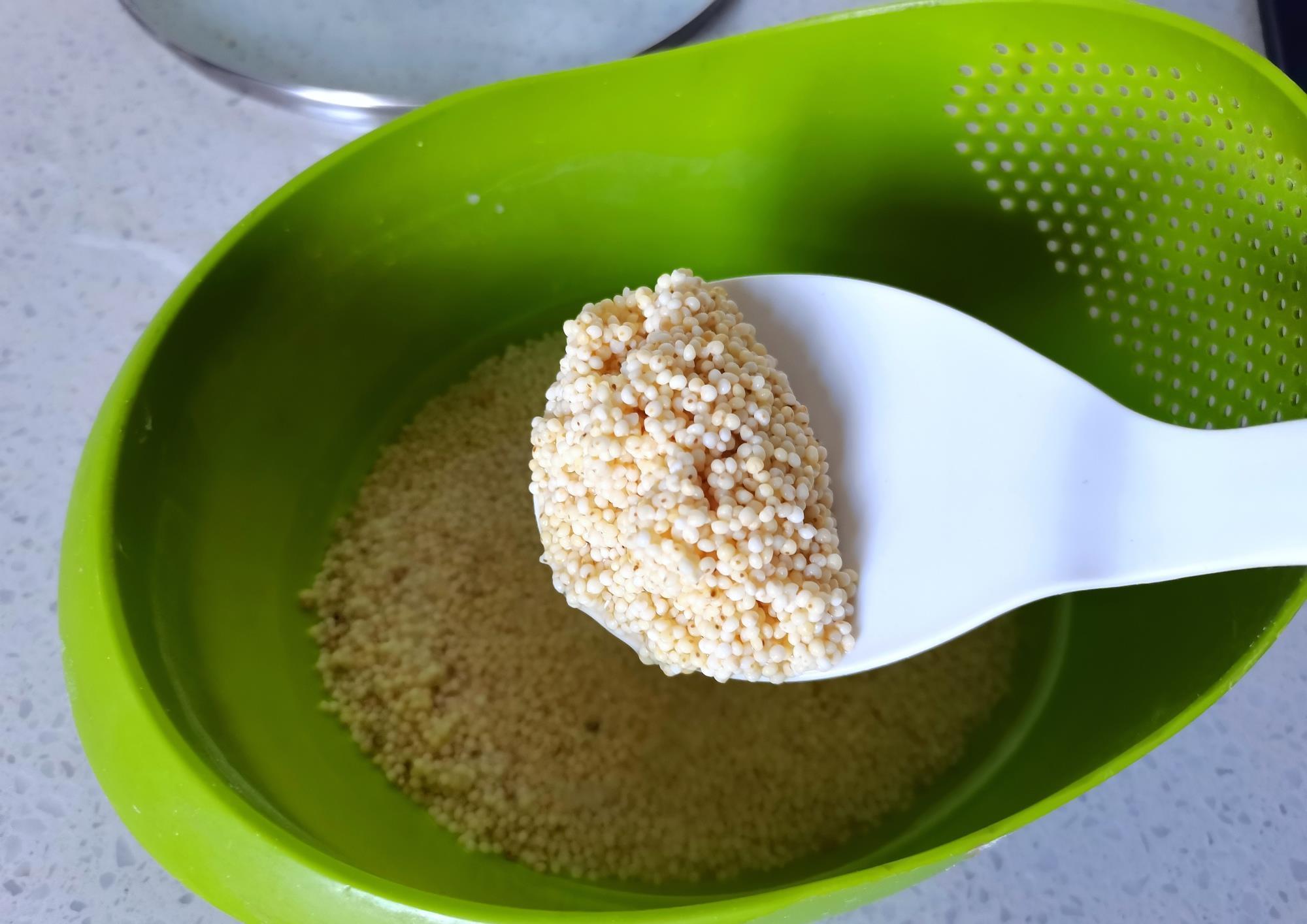 小时候|两人的晚餐很简单，却吃着很香，真的是物以稀为贵