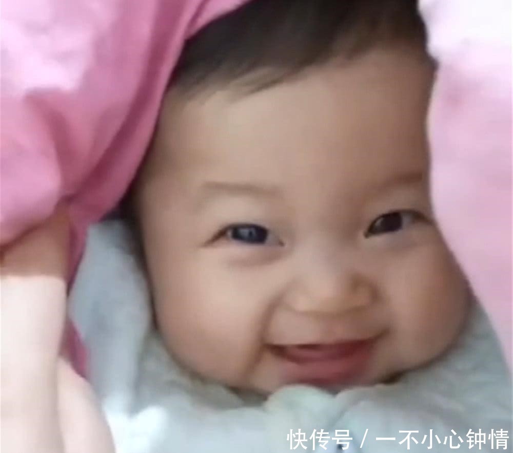 妈妈|宝宝不睡觉,妈妈偷偷去试探,掀开被子后让妈妈笑成花!