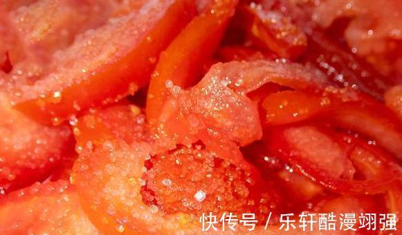 白糖|白糖拌西红柿,只放白糖可不对,多放一点它,汁水多还香甜好喝
