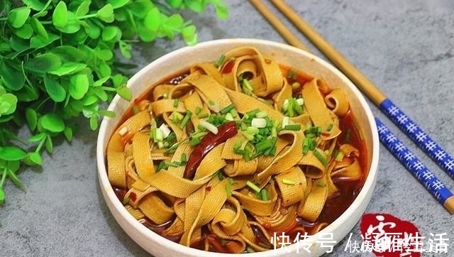 干豆腐别再凉拌了,按张亮的做法,上桌就被清盘,真好吃