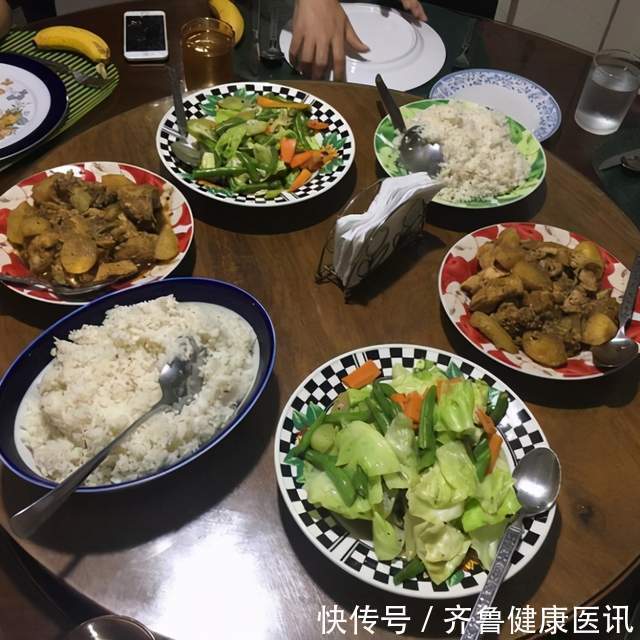 还要|你还要减肥不吃晚饭吗?