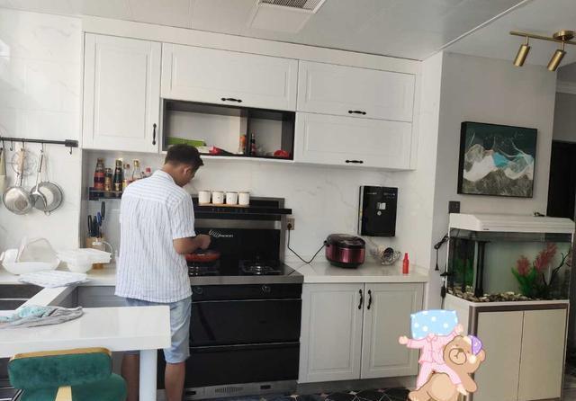 装饰|130平米复式房超宽敞，刚入住忍不住晒晒图，简约装修温馨大气