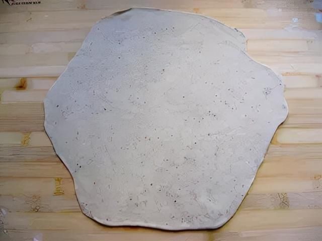 冬日暖暖的早餐:酱香饼、咸鸭蛋,搭配香菇瘦肉粥