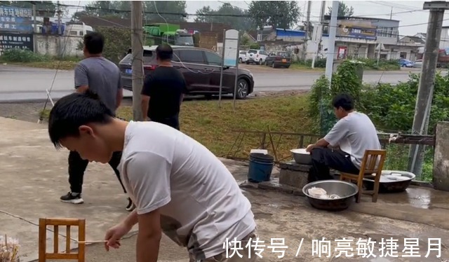 安徽定远的重口早餐，5元1份现炒现吃，很多慕名而来的客人吃不下！