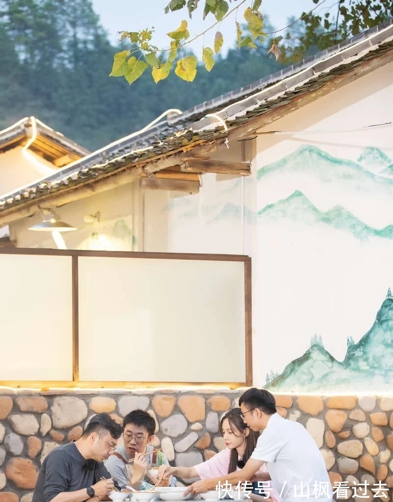 湖南衛(wèi)視《云上的小店》，汪涵楊迪沈夢辰帶你一起開店