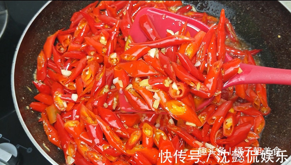 我家“黄豆酱”从来不买，1斤黄豆3斤辣椒，教你秘制最好吃的酱豆