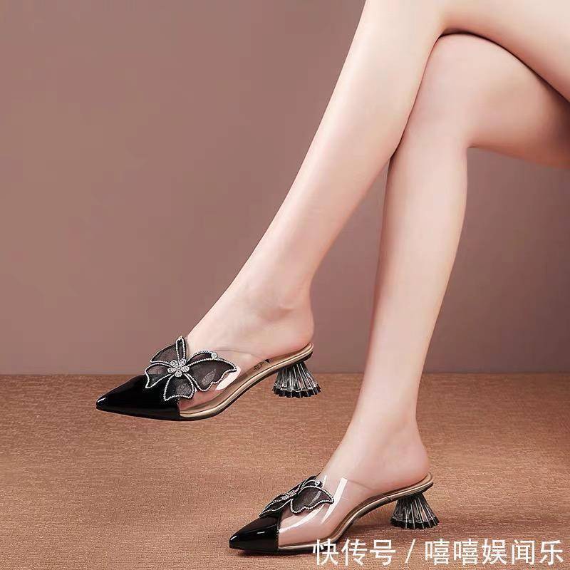 一字扣 这几双拖鞋清凉不闷脚,精致蝴蝶结点缀,很有视觉看点