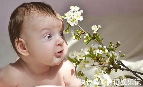 差距|“吃手指”与“不吃手指”的孩子,长大后有什么差距?看完懂了