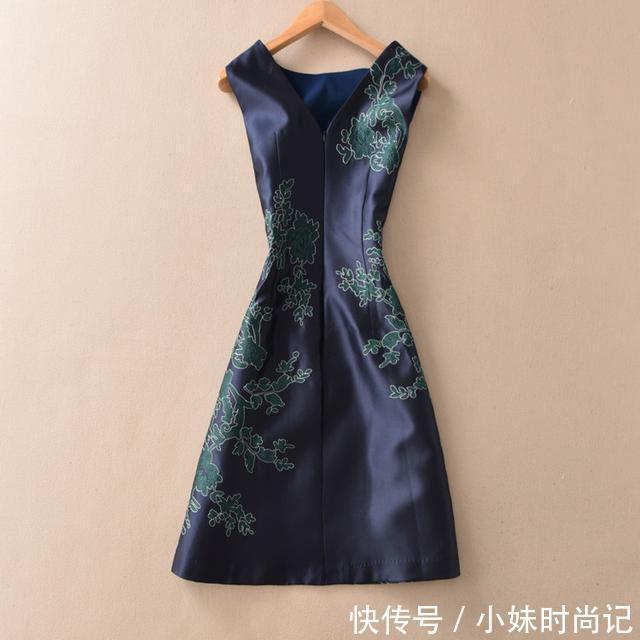 时尚|论时髦和显瘦,我只服收腰修身款裙子